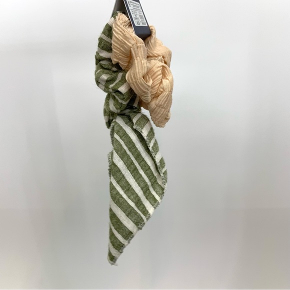 Universal Thread Boho Summer Green Cream Twisters Hair Tie Scrunchie Set 2 Pack - Picture 6 of 8